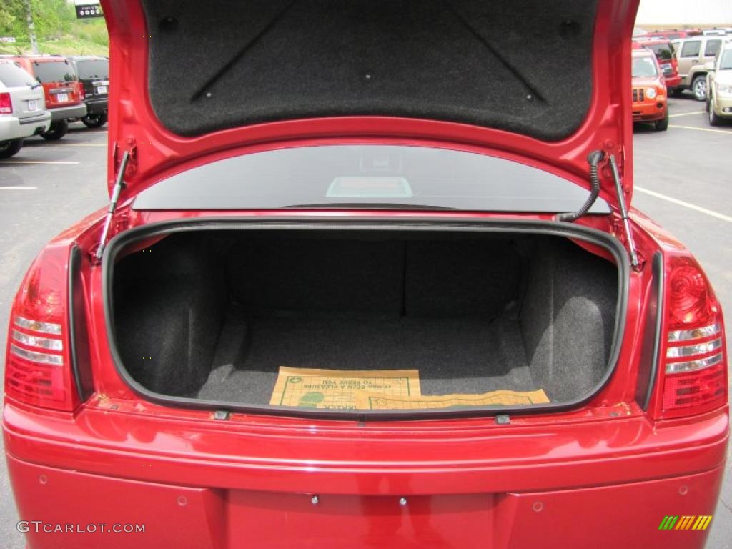 2007 300 C SRT8 - Inferno Red Crystal Pearlcoat / Dark Slate Gray/Light Graystone photo #5