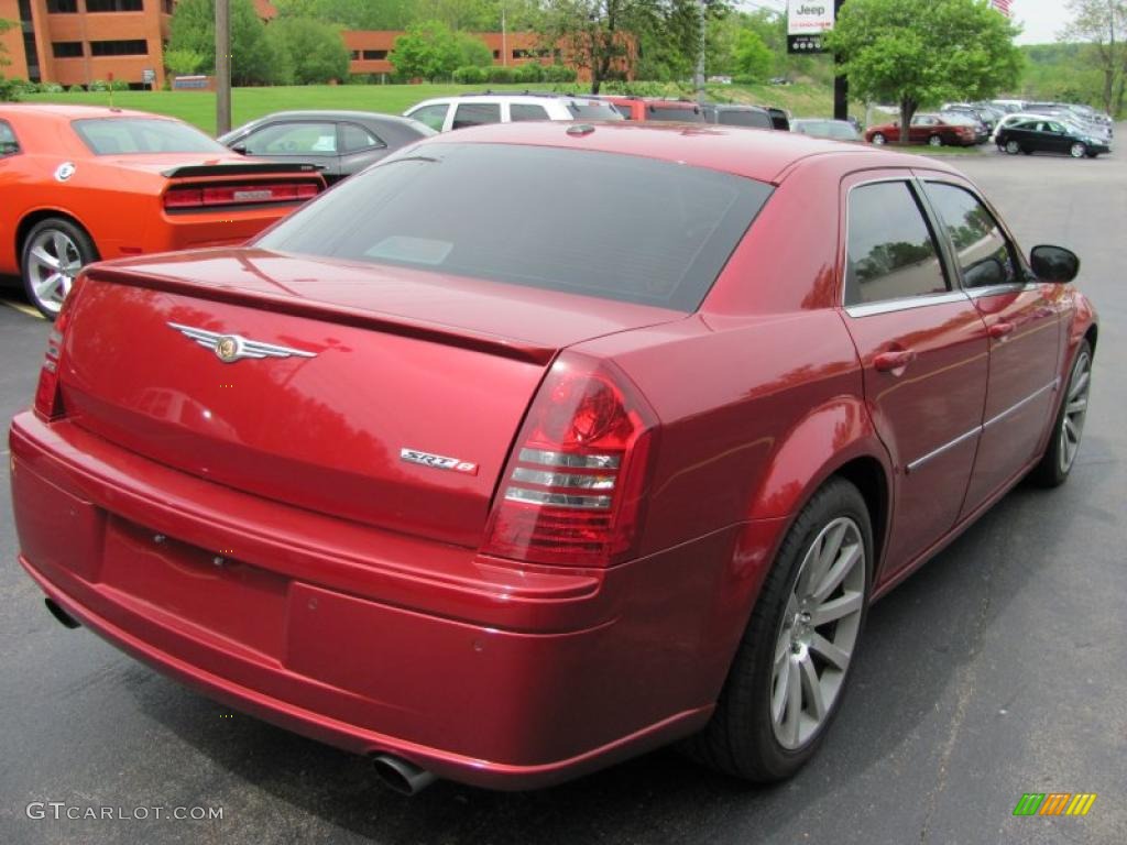 2007 300 C SRT8 - Inferno Red Crystal Pearlcoat / Dark Slate Gray/Light Graystone photo #12