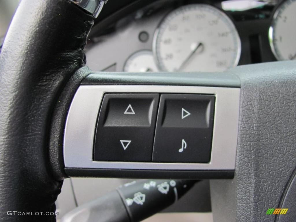 2007 300 C SRT8 - Inferno Red Crystal Pearlcoat / Dark Slate Gray/Light Graystone photo #26