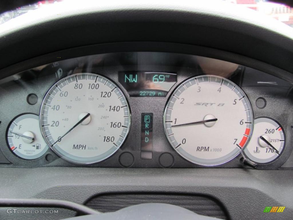 2007 300 C SRT8 - Inferno Red Crystal Pearlcoat / Dark Slate Gray/Light Graystone photo #28