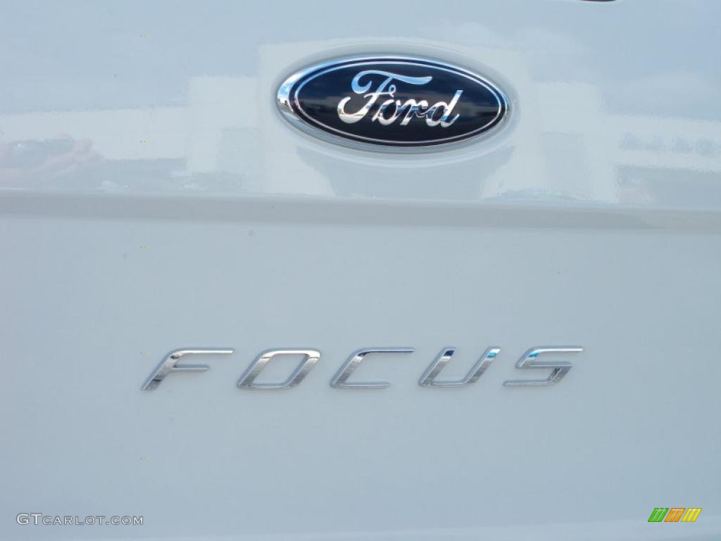 2010 Focus SEL Sedan - White Suede / Medium Stone photo #4