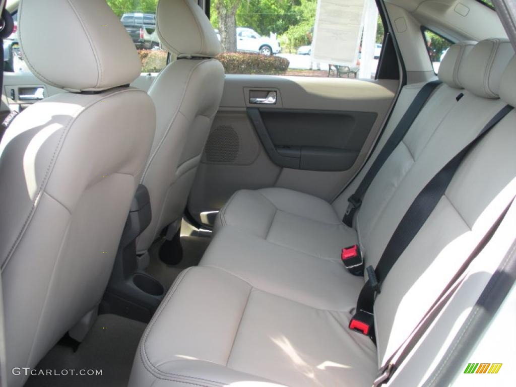 2010 Focus SEL Sedan - White Suede / Medium Stone photo #6