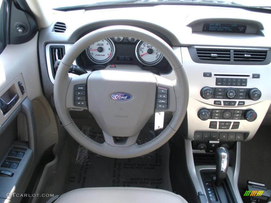 2010 Focus SEL Sedan - White Suede / Medium Stone photo #7