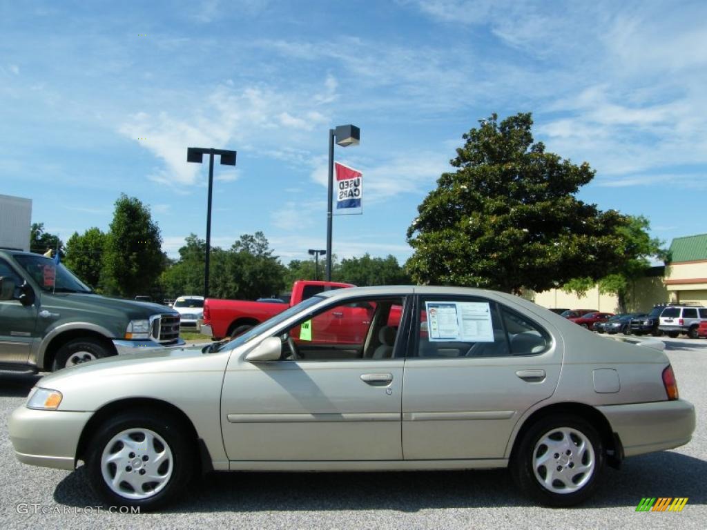 1999 Altima GXE - Champagne Metallic / Blond photo #2