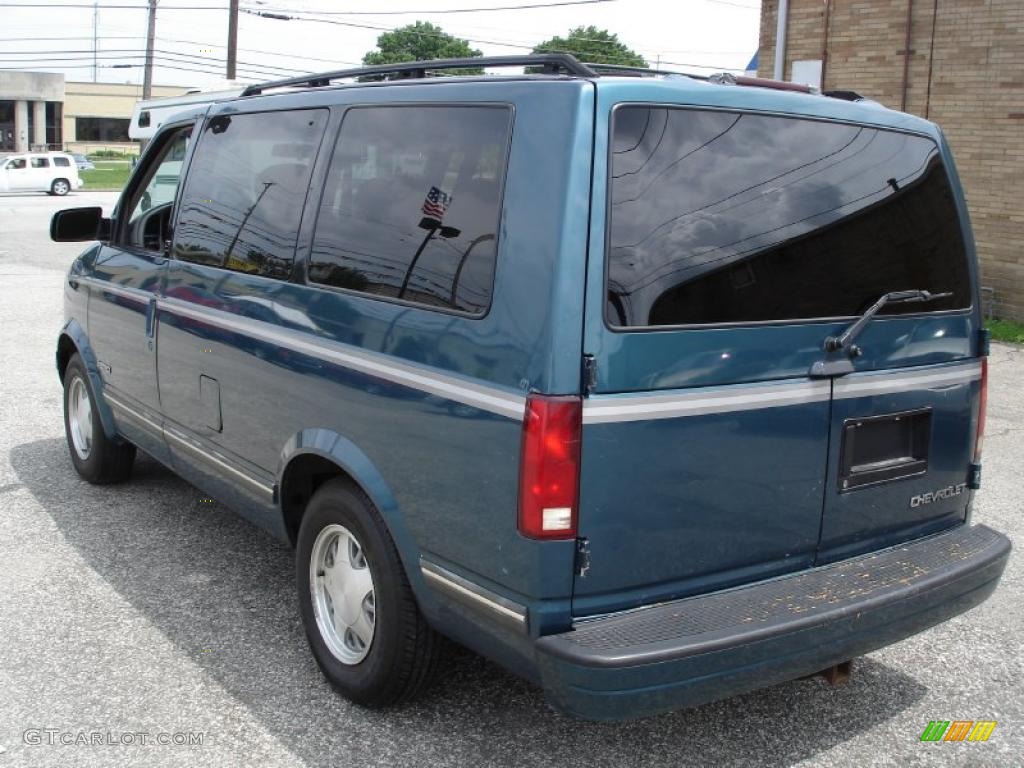 1996 Astro LT Passenger Van - Medium Dark Teal Metallic / Gray photo #5