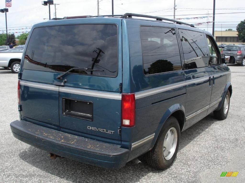 1996 Astro LT Passenger Van - Medium Dark Teal Metallic / Gray photo #6