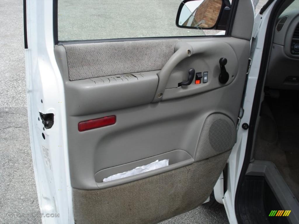 2000 Astro LS AWD Passenger Van - Ivory White / Medium Gray photo #15