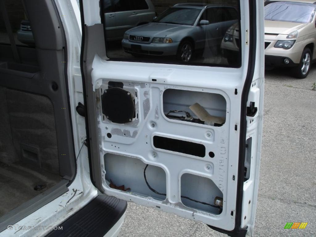 2000 Astro LS AWD Passenger Van - Ivory White / Medium Gray photo #19