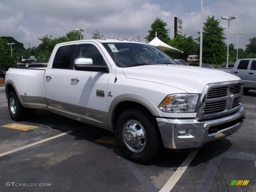 2010 Ram 3500 Laramie Crew Cab Dually - Bright White / Light Pebble Beige/Bark Brown photo #4