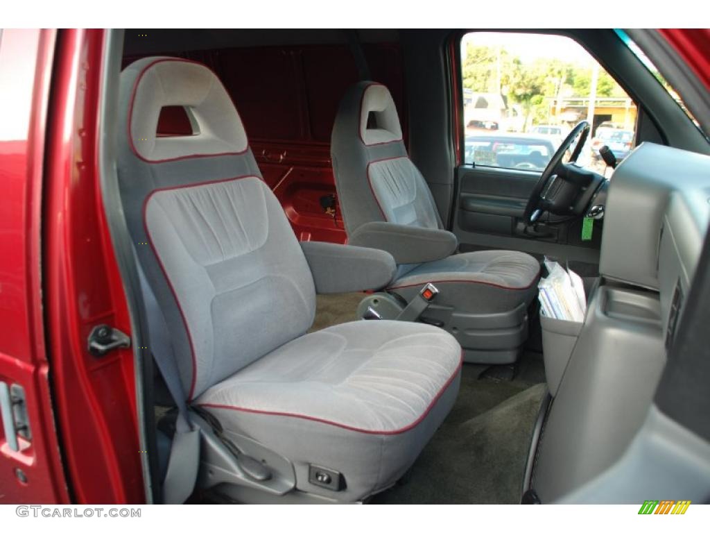 1995 E Series Van E150 XL Cargo Van - Electric Current Red Metallic / Grey photo #18