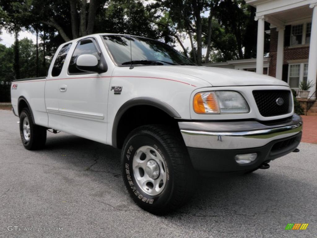 2002 F150 FX4 SuperCab 4x4 - Oxford White / Medium Graphite photo #12