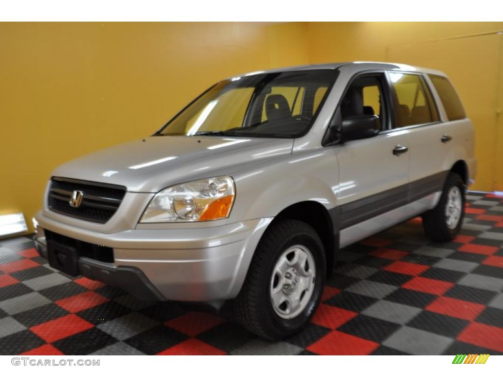 2004 Pilot LX 4WD - Starlight Silver Metallic / Gray photo #3