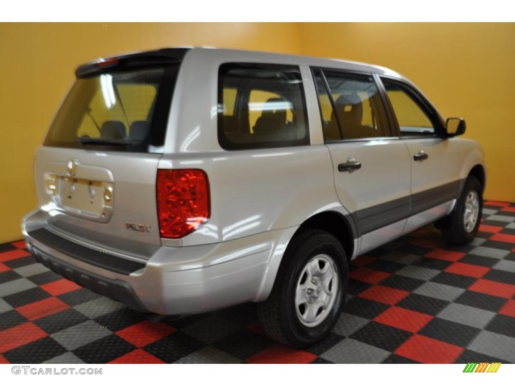 2004 Pilot LX 4WD - Starlight Silver Metallic / Gray photo #6
