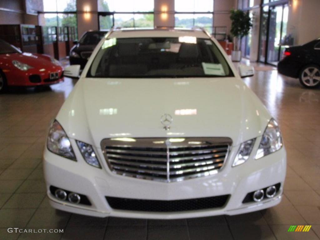 2011 E 350 4Matic Wagon - Arctic White / Almond/Mocha photo #2