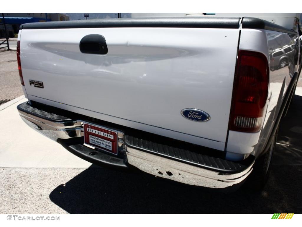 1997 F150 XL Regular Cab 4x4 - Oxford White / Medium Graphite photo #14