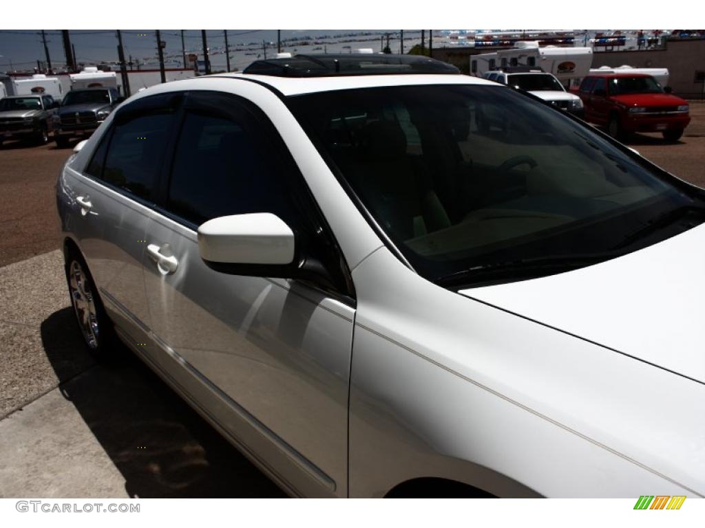 2004 Accord EX Sedan - Taffeta White / Ivory photo #14