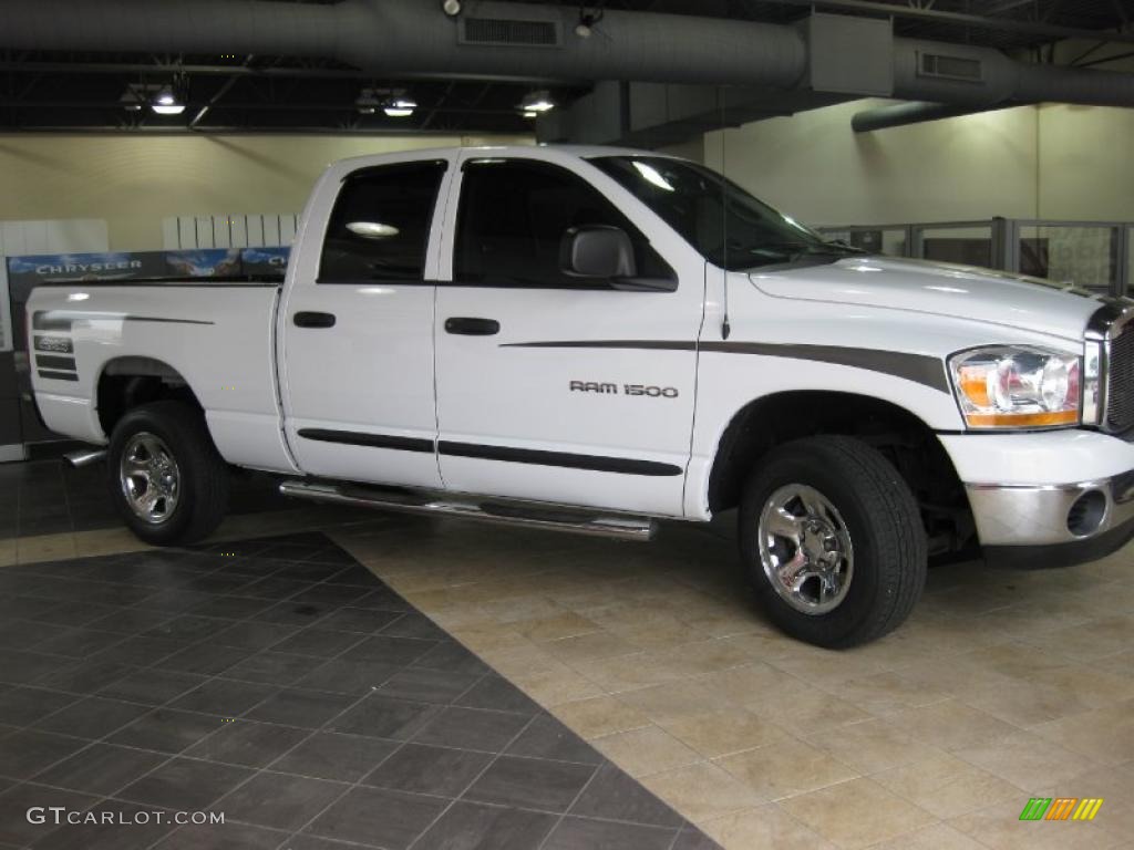 2006 Ram 1500 SLT Quad Cab 4x4 - Bright White / Medium Slate Gray photo #7