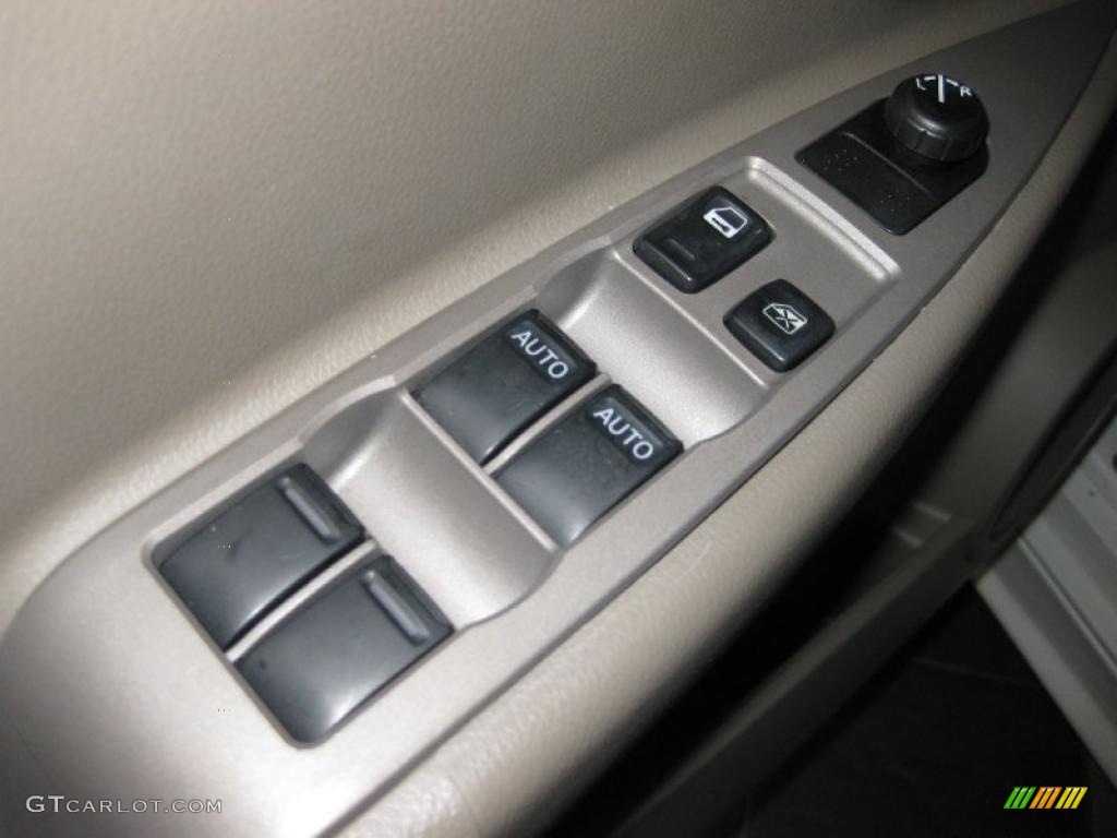 2002 Altima 3.5 SE - Satin White / Blond Beige photo #15