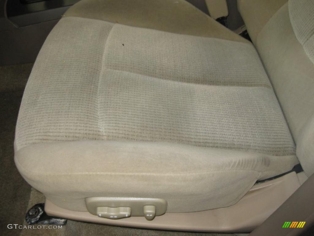 2002 Altima 3.5 SE - Satin White / Blond Beige photo #17
