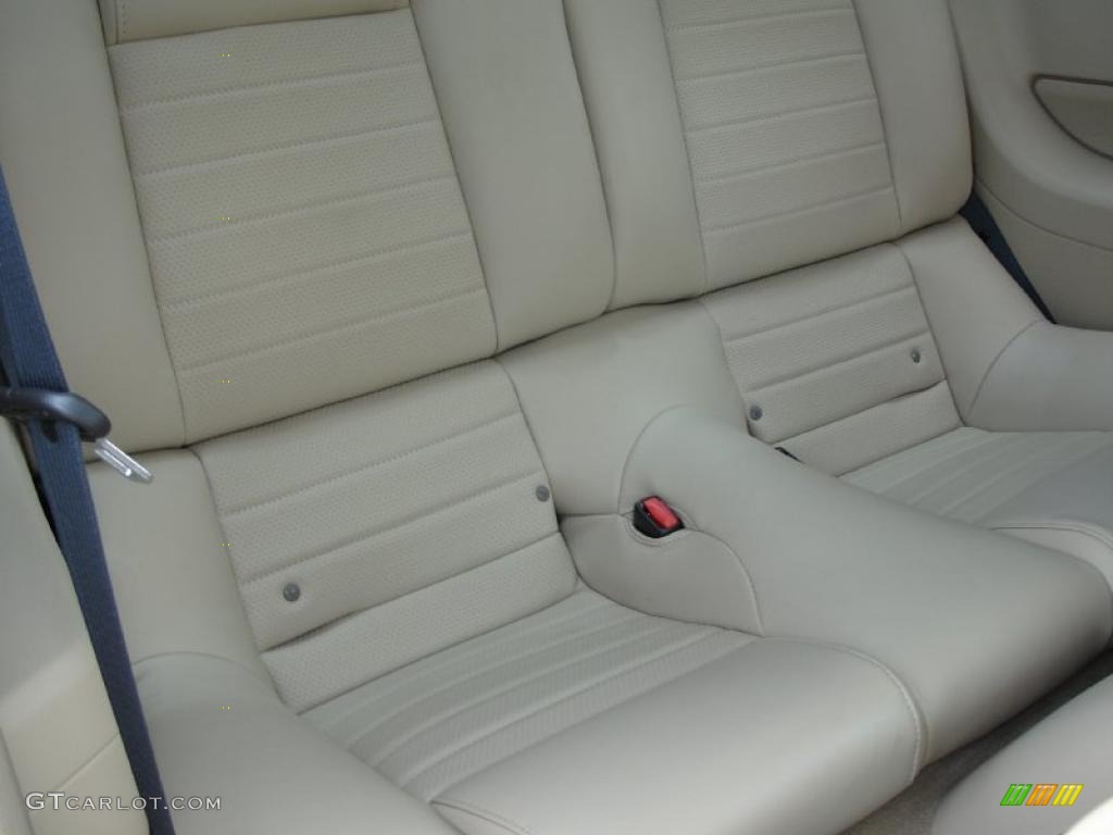2007 Mustang GT Premium Coupe - Black / Medium Parchment photo #29