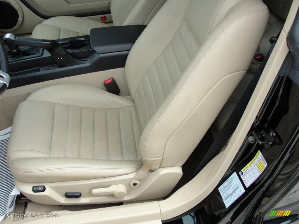 2007 Mustang GT Premium Coupe - Black / Medium Parchment photo #32