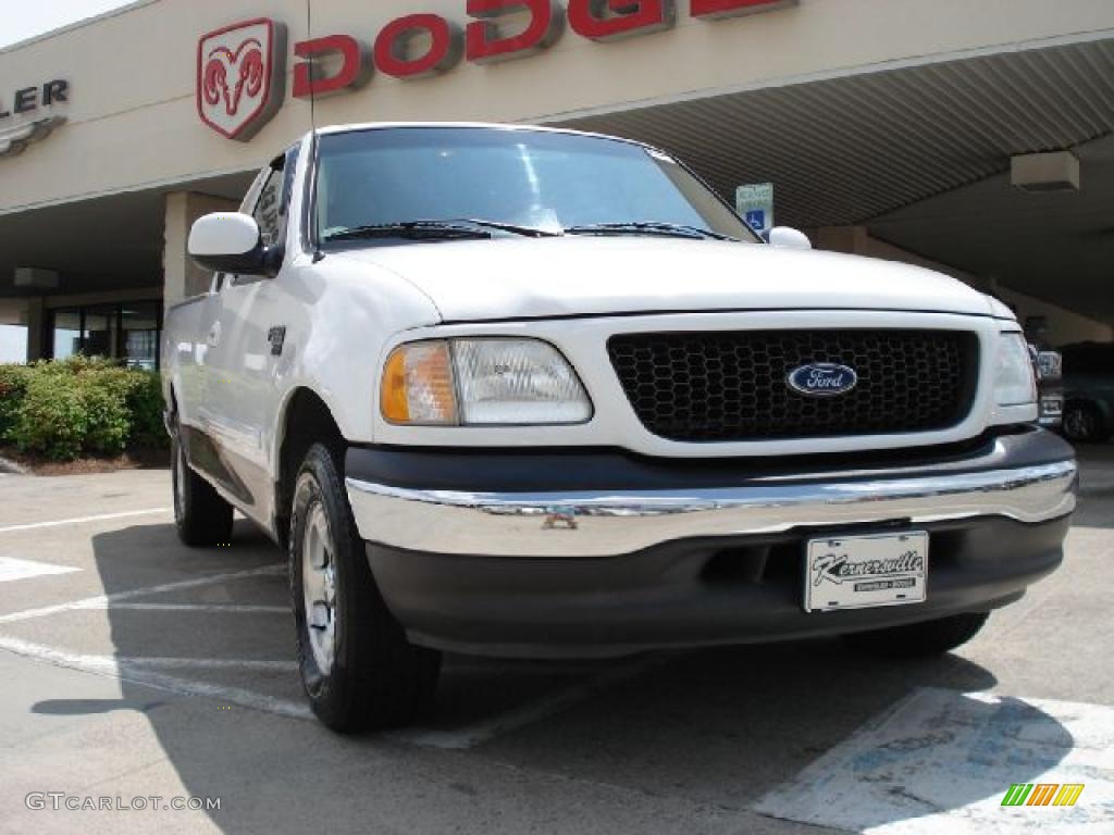 2002 F150 XLT SuperCab - Oxford White / Medium Parchment photo #1