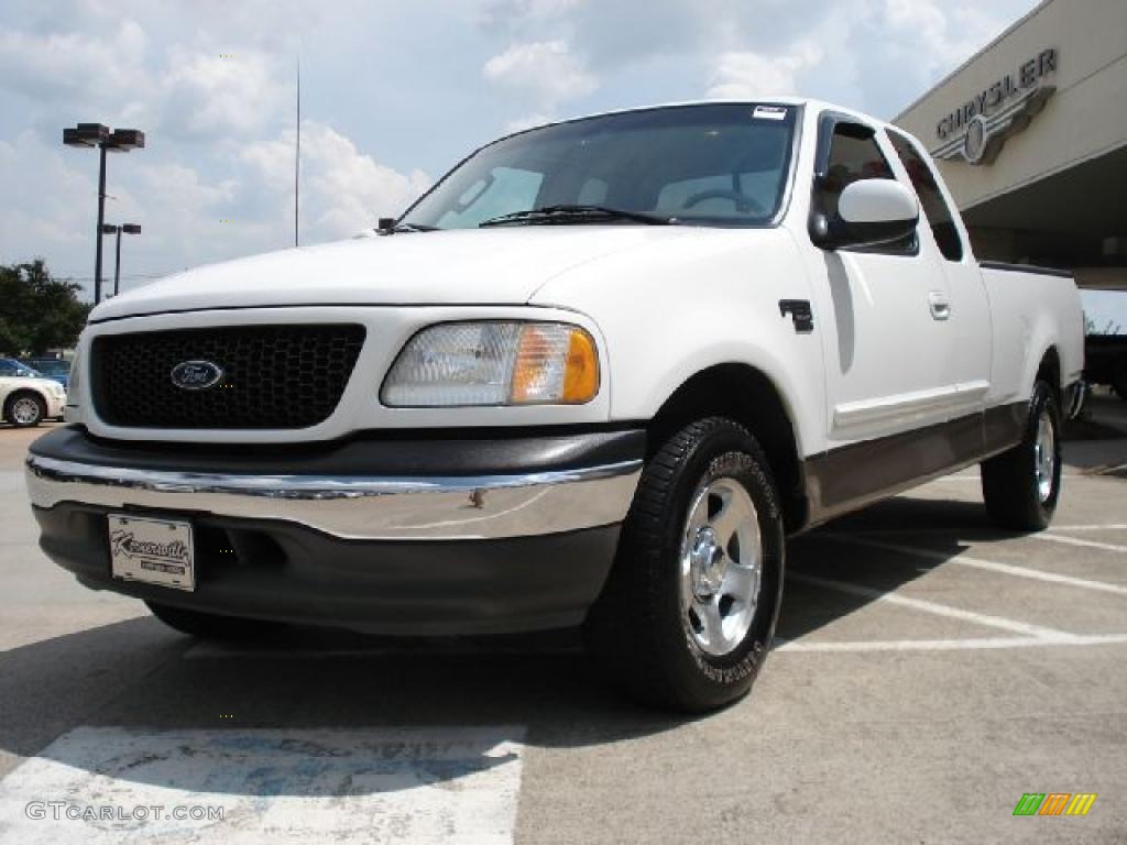 2002 F150 XLT SuperCab - Oxford White / Medium Parchment photo #7