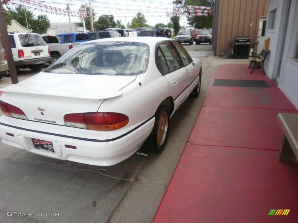 1995 Bonneville SE - Bright White / Graphite photo #5