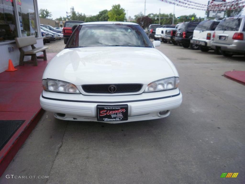 1995 Bonneville SE - Bright White / Graphite photo #7