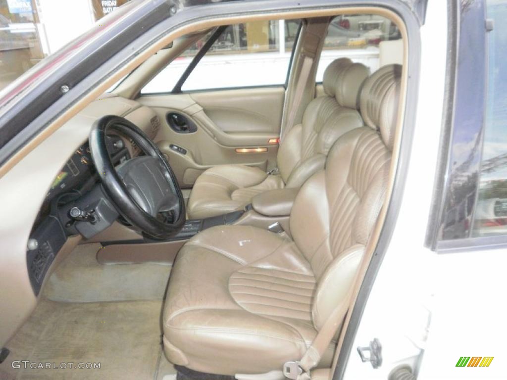 1995 Bonneville SE - Bright White / Graphite photo #8