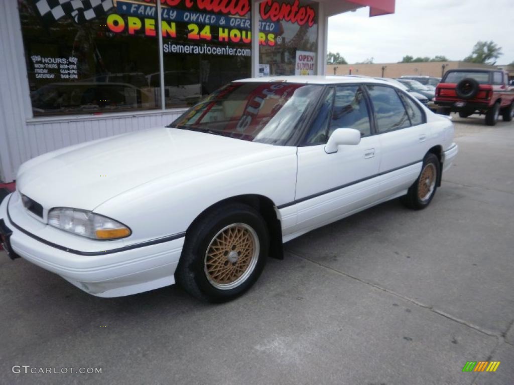 1995 Bonneville SE - Bright White / Graphite photo #17