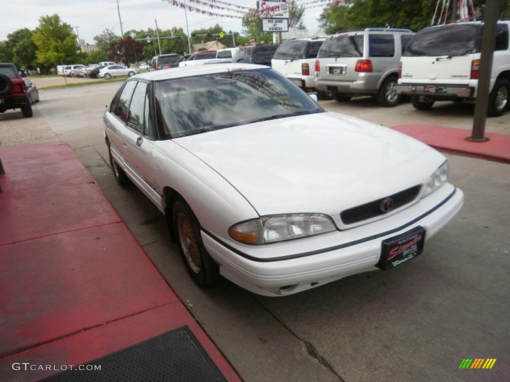 1995 Bonneville SE - Bright White / Graphite photo #18