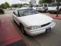 Bright White - Bonneville SE Photo No. 18