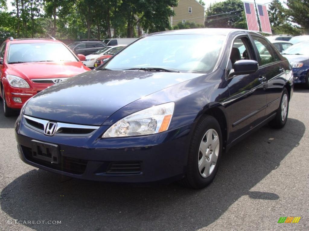 2007 Accord LX Sedan - Royal Blue Pearl / Gray photo #3