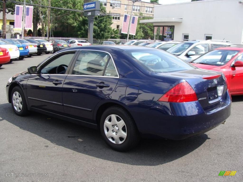 2007 Accord LX Sedan - Royal Blue Pearl / Gray photo #5