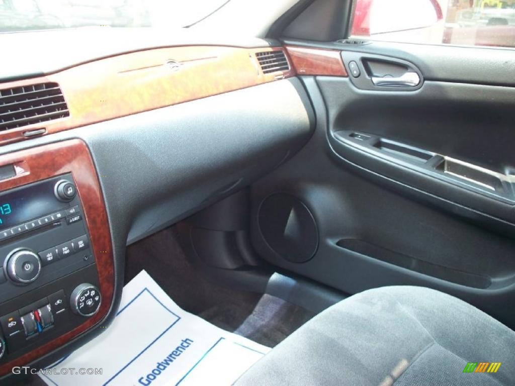 2006 Impala LT - Sport Red Metallic / Ebony Black photo #11