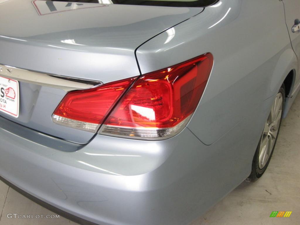 2011 Avalon Limited - Zephyr Blue Metallic / Light Gray photo #11