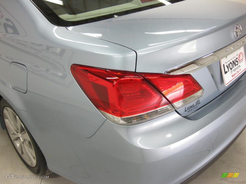 2011 Avalon Limited - Zephyr Blue Metallic / Light Gray photo #13