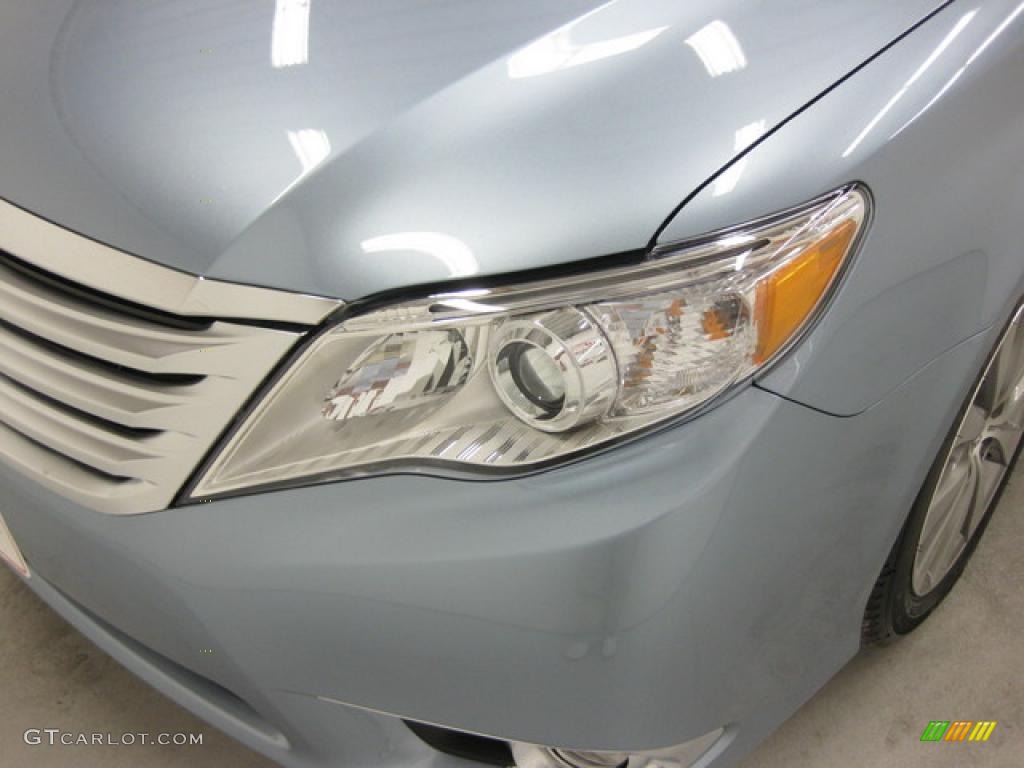 2011 Avalon Limited - Zephyr Blue Metallic / Light Gray photo #14