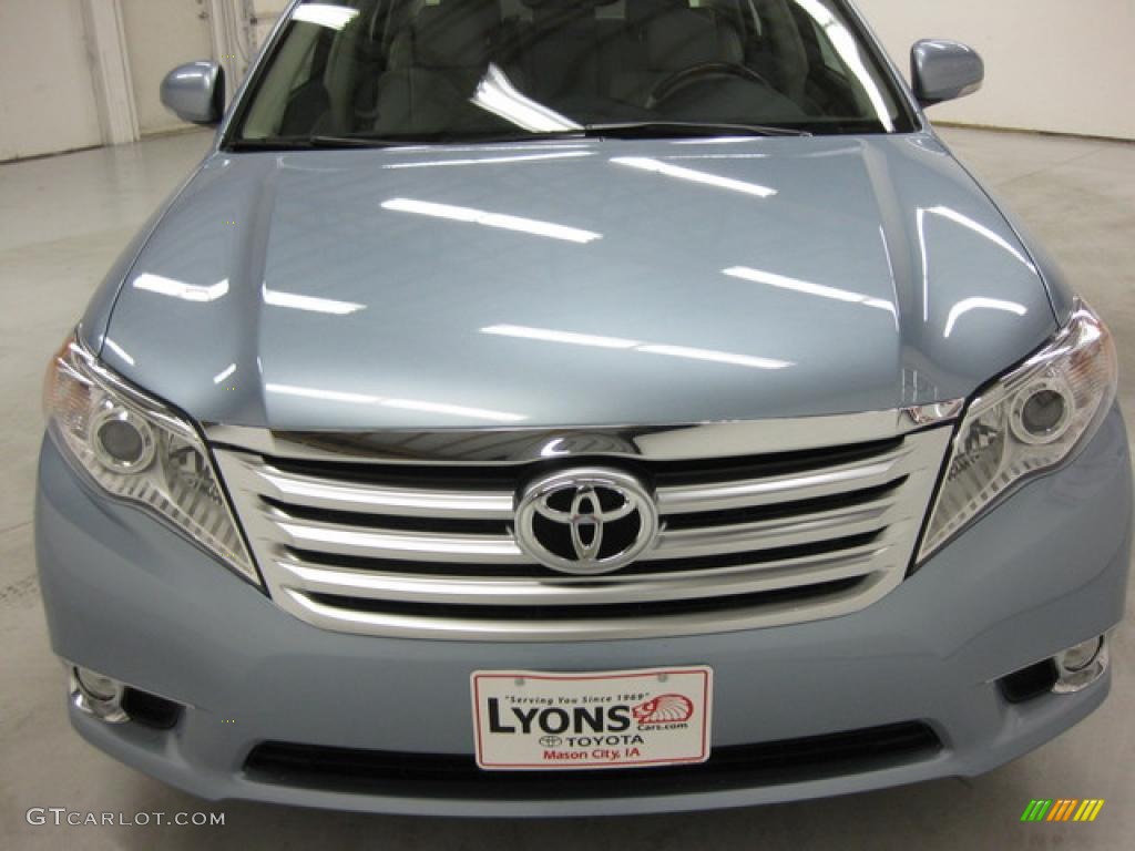 2011 Avalon Limited - Zephyr Blue Metallic / Light Gray photo #15