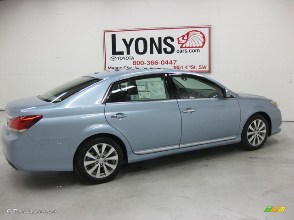 2011 Avalon Limited - Zephyr Blue Metallic / Light Gray photo #17