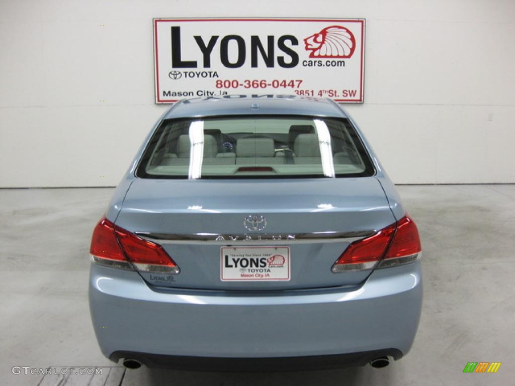2011 Avalon Limited - Zephyr Blue Metallic / Light Gray photo #20