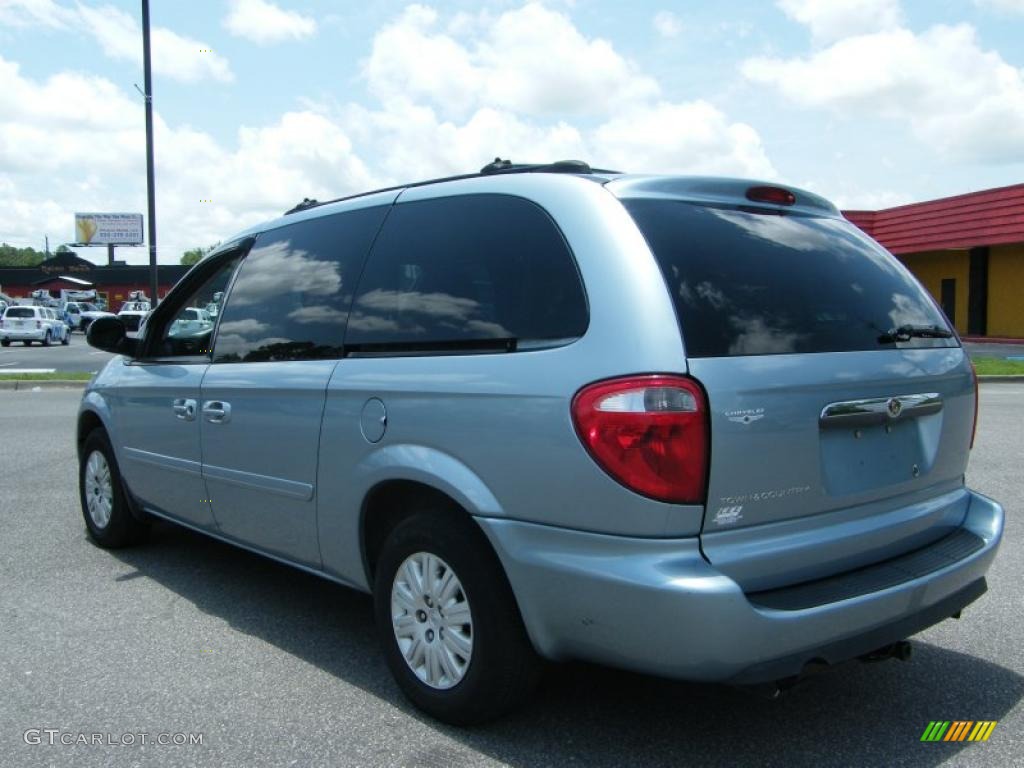 2005 Town & Country LX - Butane Blue Pearl / Medium Slate Gray photo #3