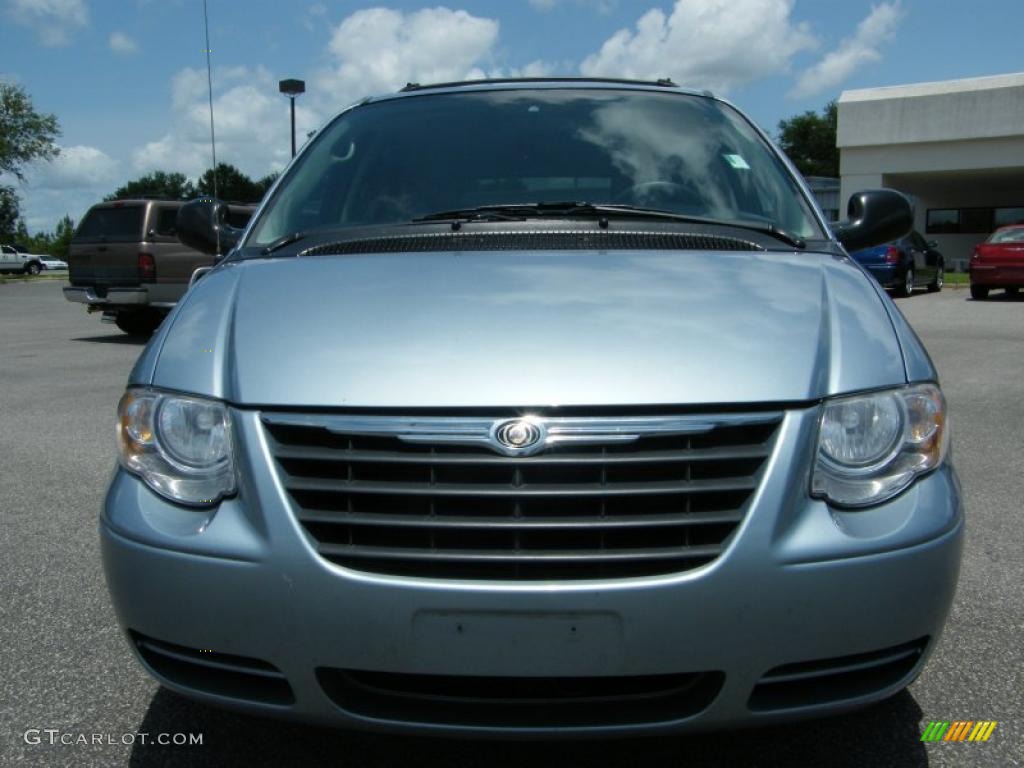 2005 Town & Country LX - Butane Blue Pearl / Medium Slate Gray photo #8