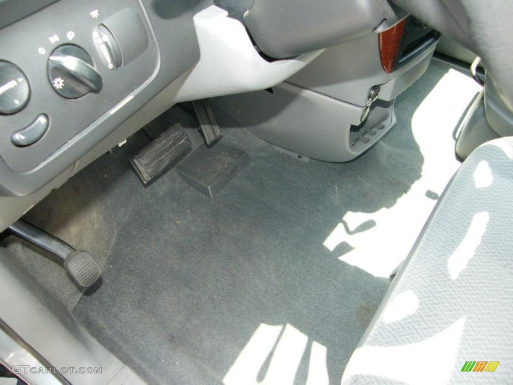 2005 Town & Country LX - Butane Blue Pearl / Medium Slate Gray photo #16