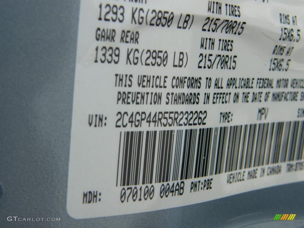 2005 Town & Country LX - Butane Blue Pearl / Medium Slate Gray photo #33