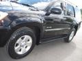 Black - 4Runner SR5 4x4 Photo No. 30