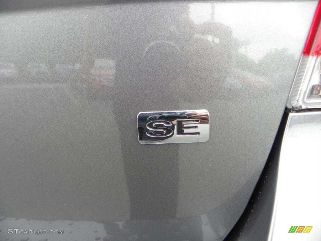 2010 Focus SE Sedan - Sterling Grey Metallic / Charcoal Black photo #13
