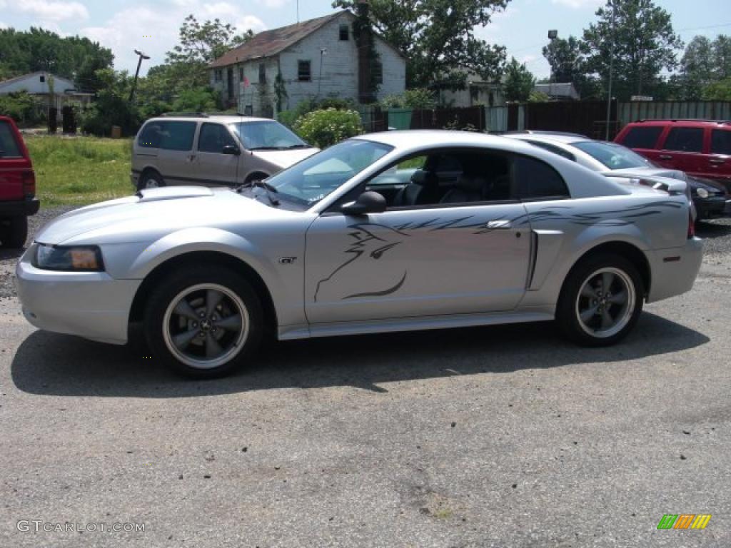 2001 Mustang GT Coupe - Silver Metallic / Dark Charcoal photo #7