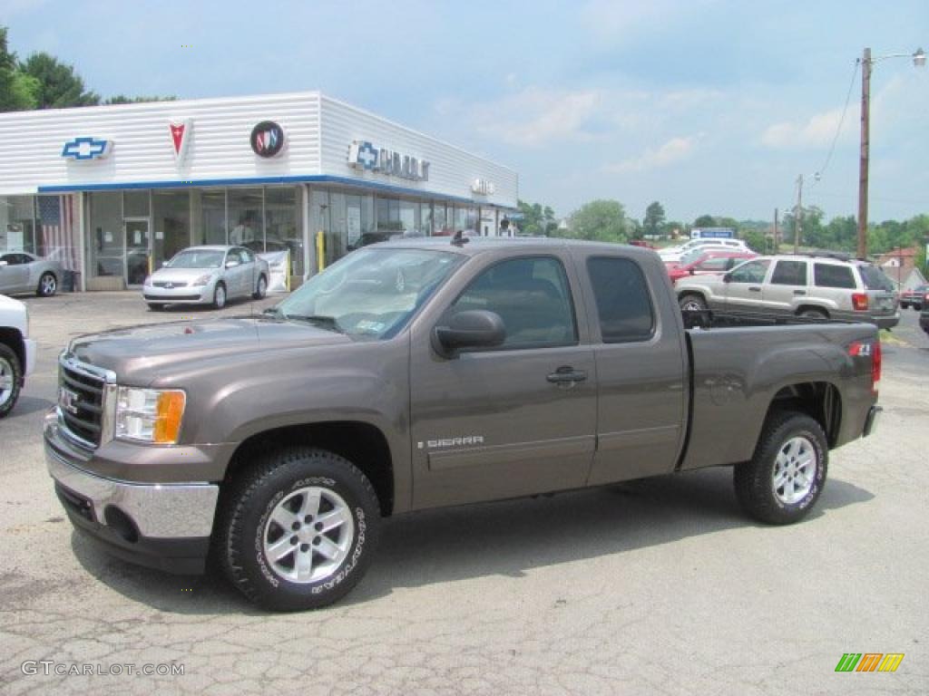 Medium Brown Metallic GMC Sierra 1500